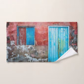 赤、青、灰色の壁、ドアと窓 バスタオルセット (ハンドタオル)