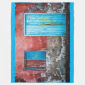 赤、青、灰色の壁、ドアと窓 フリースブランケット (正面)