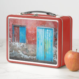 赤、青、灰色の壁、ドアと窓 メタルランチボックス