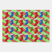 赤、青、緑のクリスマスストッキングとストライプ ラッピングペーパーシート (正面3)