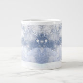 赤（鳥）ショウジョウコウカンチョウ鳥クリスマス雪の木 ジャンボコーヒーマグカップ (正面)