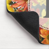 赤、黄色、オレンジ色のカラフル秋のデイジー花。 マウスパッド (コーナー)