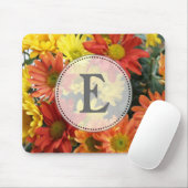 赤、黄色、オレンジ色のカラフル秋のデイジー花。 マウスパッド (マウス)