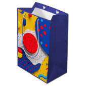 赤、黄、および青の明るい3D形状 ミディアムペーパーバッグ (裏面アングル)