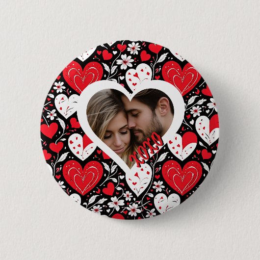 赤、黒、白のハートと花写真 缶バッジ (正面)