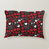 赤、黒、白のハートと花柄 アクセントクッション (裏面)