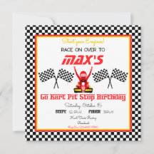 赤、黒、黄色のGo Kart Racers with Flags