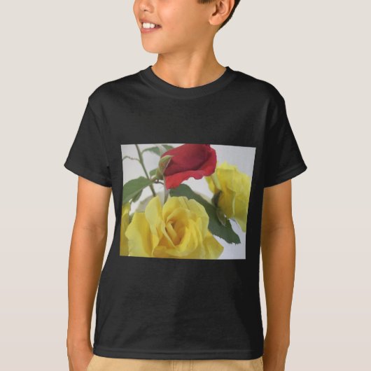 赤Amdイエローローズ Tシャツ (正面)