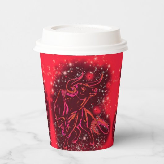 走のレッドブル紙カップ 紙コップ (左)