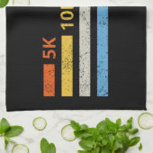 走の距離I - 5K 10K 13.1 26.2マラソン選手 キッチンタオル (折り畳み)