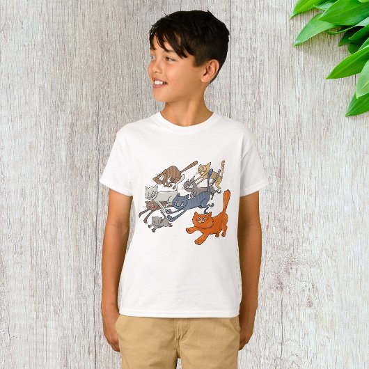 走る猫たちの遊び心あふれるデザインの子猫たち Tシャツ