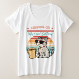 走Vibes & Caffeine - Catクールレトロ プラスサイズTシャツ