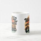 起きてコーヒーの匂いを嗅ぐ コーヒーマグカップ (中央)