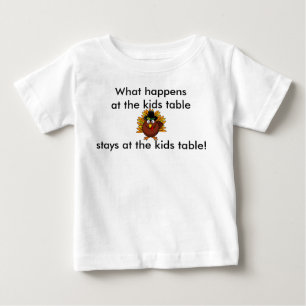 起こる何が子供のテーブルで感謝祭の乳児 ベビーTシャツ