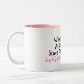 起こる何が祖母で祖母の滞在で ツートーンマグカップ (左)