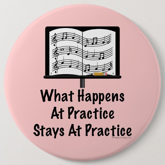 起こる何が練習のピンクボタンで 缶バッジ (正面)