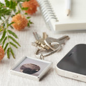 起伏のあるラインと飾られる化粧土のつぼ キーホルダー (側面)