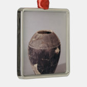 起伏のあるラインと飾られる化粧土のつぼ メタルオーナメント (右)
