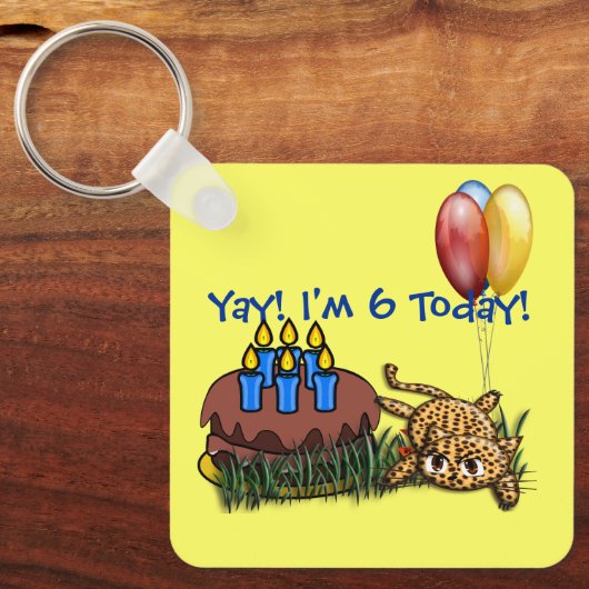超かわいい6歳のヒョウのキーチェーン 誕生日 キーホルダー (正面)