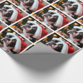 超サイズのサンタハットを搭載した可愛いボストンテリア ラッピングペーパー (角)