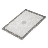 超巨大ブラックホールは銀河系の真ん中にある。 ノートパッド (アングル)