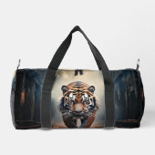 超本物の森の中の古い黒とオレンジの虎 ダッフルバッグ (裏面)