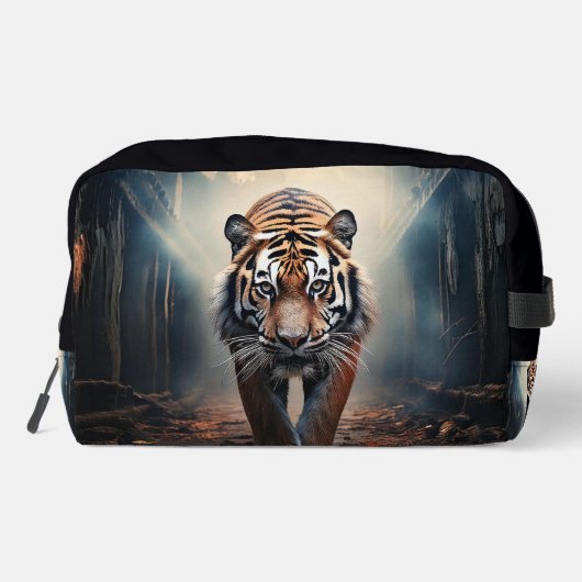 超本物の森の中の古い黒とオレンジの虎 ドップキット (裏面)