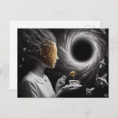 超現実的なハニカムの頭をした女性とミツバチ ポストカード (正面/裏面)