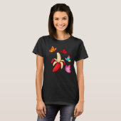超現実的なバナナと蝶々 Tシャツ (正面フル)