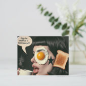 超現実的な女性の朝のコーヒーの卵は、この経済の? ポストカード (スタンド正面)