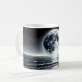 超現実的な月明かりの静かな海岸 コーヒーマグカップ (正面左)