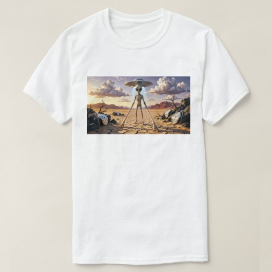 超現実的な砂漠の風景の中のエイリアンのタイムトラベラー Sa Tシャツ (デザイン正面)