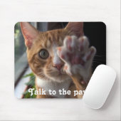 足に話を言っている猫! マウスパッド (マウス)