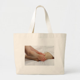 足のマッサージを持っている人 ラージトートバッグ