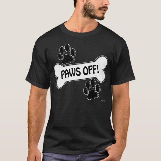 足を離せ! – 黒い手 Tシャツ (正面)