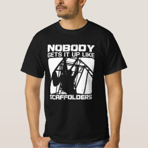 足場で足場を取る建築 Tシャツ