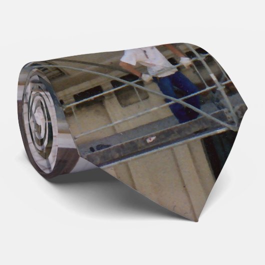 足場にいる男性 ネクタイ (ロール)