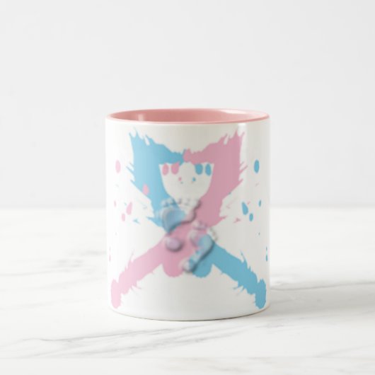 足跡のピンクそして一流のしぶき ツートーンマグカップ (中央)