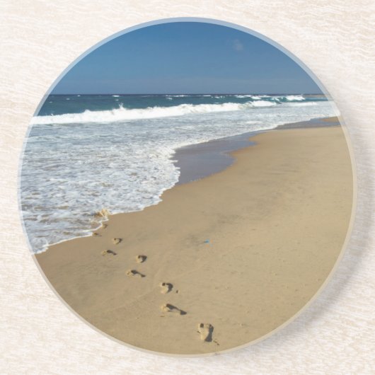 足跡オンビーチ、マビビ、トンガランド コースター (正面)