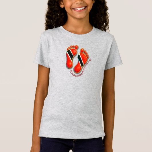 足跡S2女の子ティー – Trini Tシャツ (正面)
