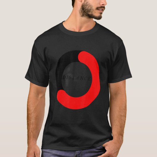 距離の自由モダン性 Tシャツ (正面)