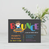 跳ね上がりのトランポリンの男の子のバースデーパーティ招待状 招待状 (スタンド正面)