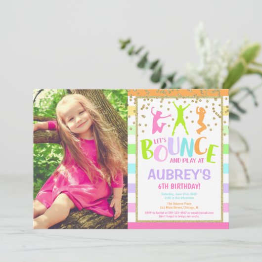 跳ね上がりの家の誕生会のカラフルの写真 招待状 (スタンド正面)