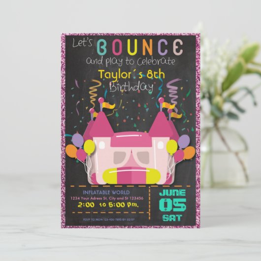 跳ね上がりの膨脹可能な城の誕生日のパーティの招待状 招待状 (スタンド正面)