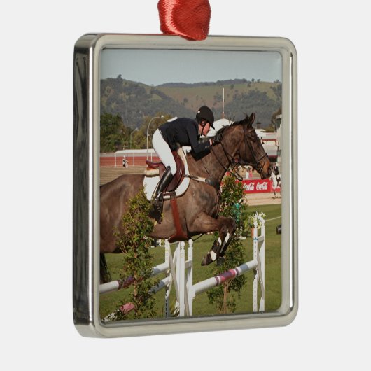 跳躍の馬およびライダーを示して下さい メタルオーナメント (右)