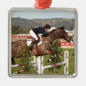 跳躍の馬およびライダーを示して下さい メタルオーナメント (正面)