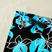 踊りのハイビスカスのハワイのターコイズのブレンド ビーチタオル (インサイチュ)