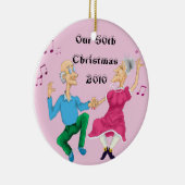 踊りの古い人々が色を付け、私たちの50thクリスマス… セラミックオーナメント (右)