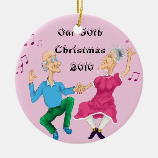 踊りの古い人々が色を付け、私たちの50thクリスマス… セラミックオーナメント (正面)