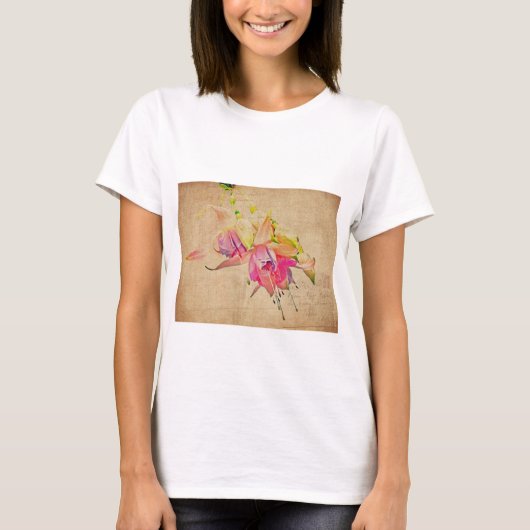 踊りの風 – 明るい赤紫色の花 Tシャツ (正面)